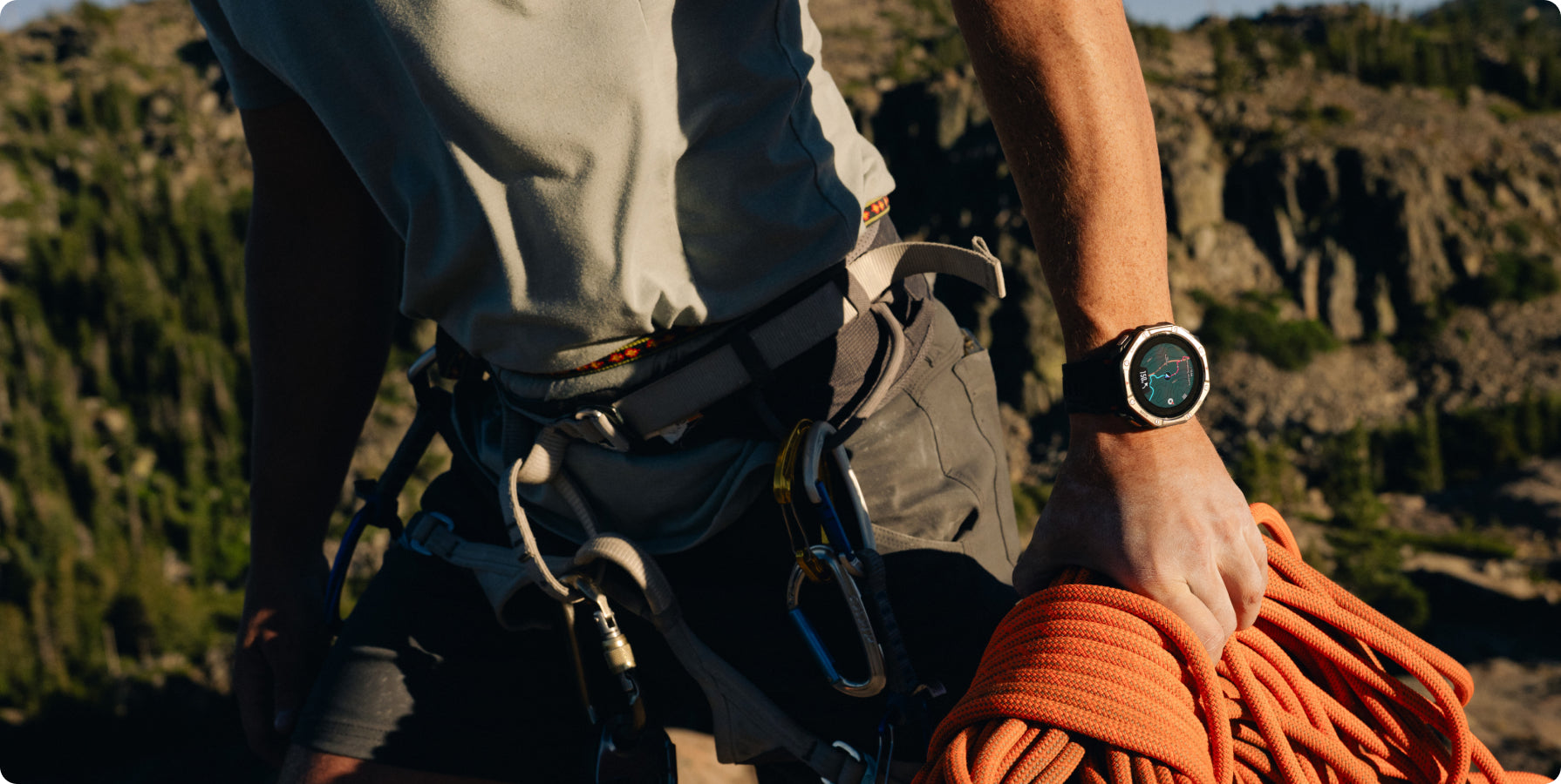 Amazfit T-Rex Dual Solar pri lezení
