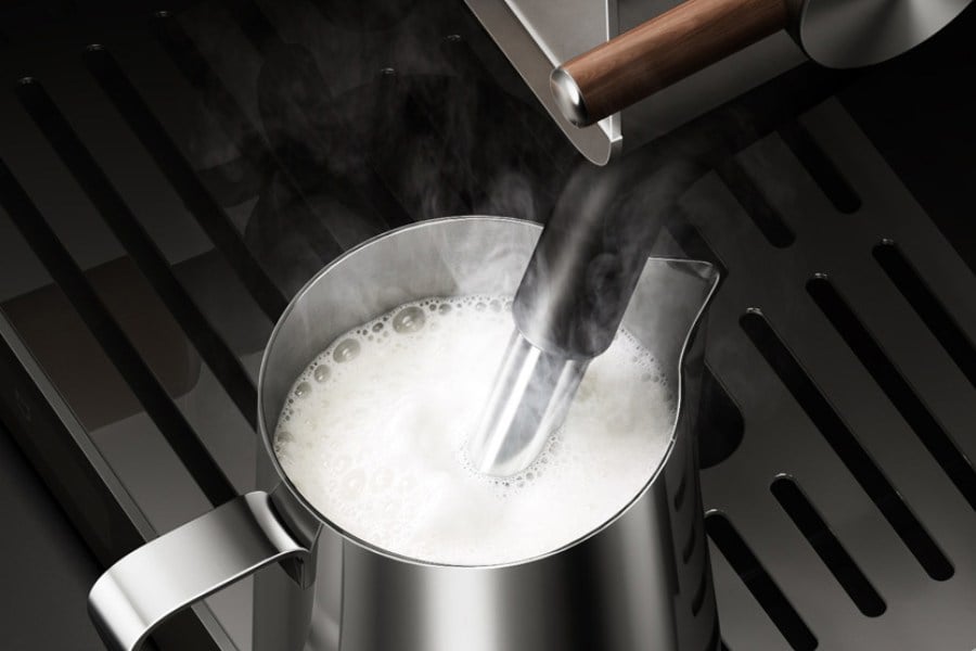 Našľahanie mlieka v kávovare Mijia Smart Italian Coffee Maker Pro