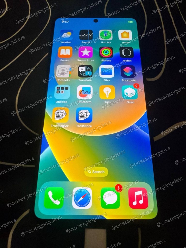 iOS 16 na OnePlus Ace 6T, domovská obrazovka