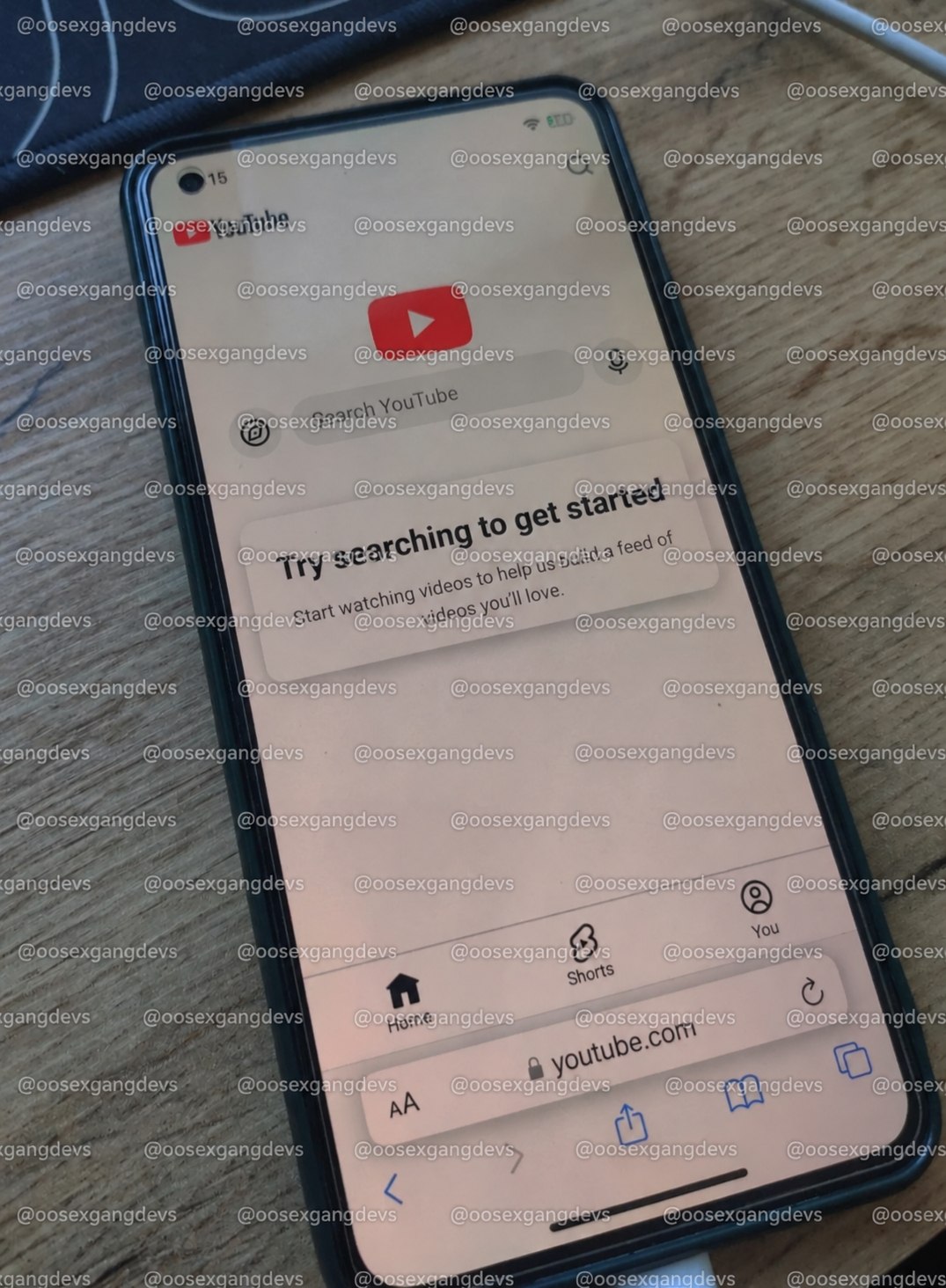 YouTube v Safari na porte pre OnePlus Ace 6T